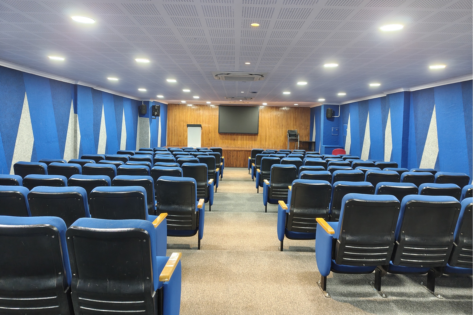 chanakya_seminar_hall4
